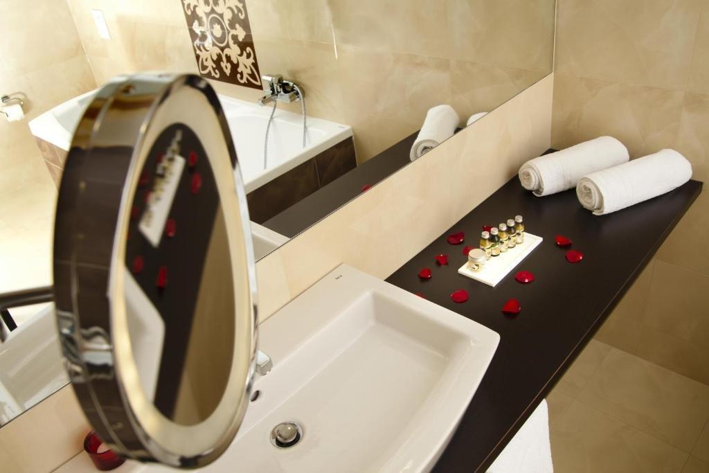Z-Hotel Business & Spa Отвоцк Экстерьер фото
