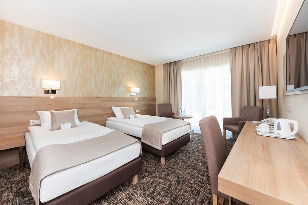 Z-Hotel Business & Spa Отвоцк Экстерьер фото