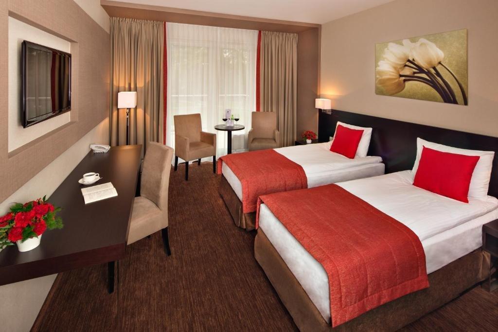 Z-Hotel Business & Spa Отвоцк Экстерьер фото