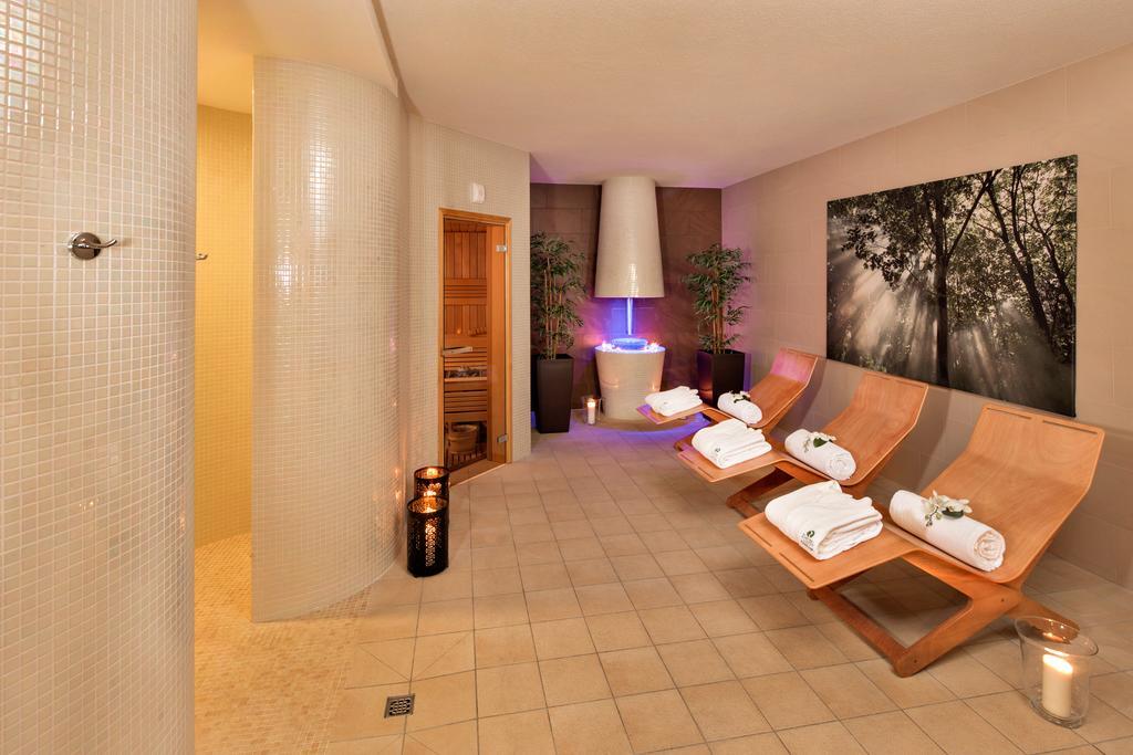 Z-Hotel Business & Spa Отвоцк Экстерьер фото
