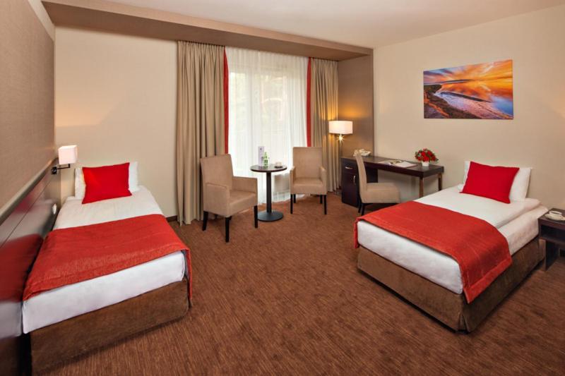 Z-Hotel Business & Spa Отвоцк Экстерьер фото