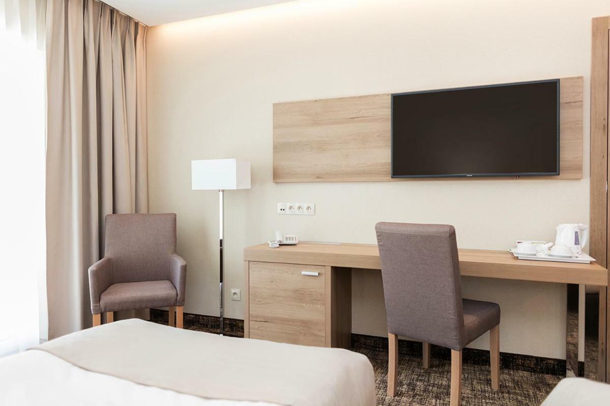Z-Hotel Business & Spa Отвоцк Экстерьер фото